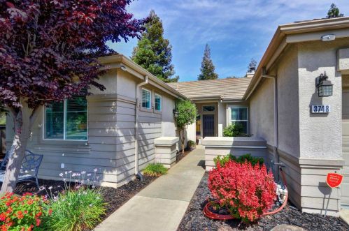 3748 Grand Point Ln, Elk Grove, CA 95758-4640