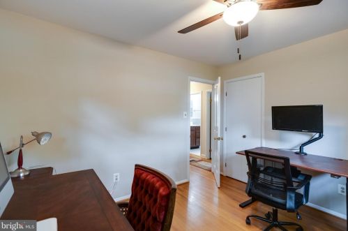 5623 Queensberry Ave, Springfield VA  22151-2711 exterior