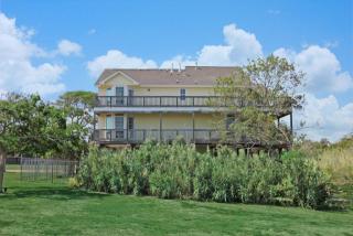 941 Oak Grove St, Morgans Point TX  77571-5836 exterior