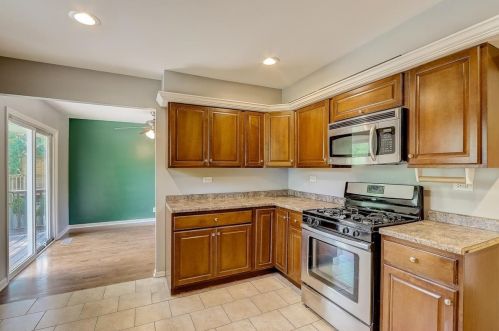 151 Camelot Way, Lemont IL  60440-2084 exterior