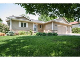 1288 Emerald Ln, Prior Lake, MN 55379-2742