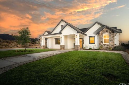 35969 Creekside Dr, Yucaipa, CA 92399-9303
