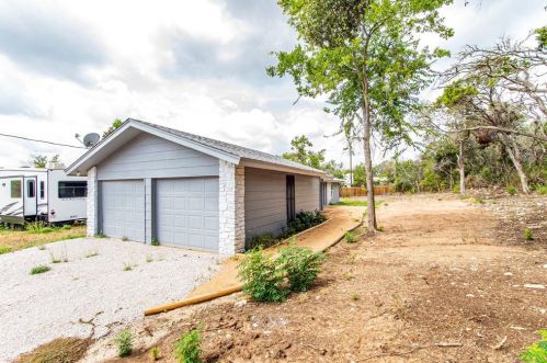 9600 Claxton Dr, Austin TX  78736-2901 exterior