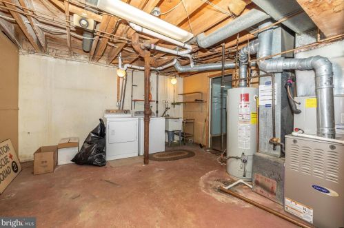 13216 Dauphine St, Silver Spring MD 20906-5211 exterior