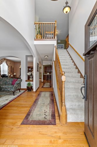 814 Foxanna Cir, Barrington Hills, IL 60021
