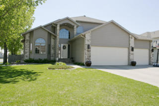 3514 Woodbury Park Dr, Fargo, ND 58103-6274