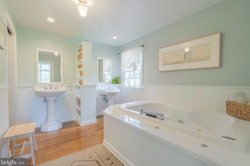 8 Nelson Rdg Rd, Princeton NJ  08540-7426 exterior