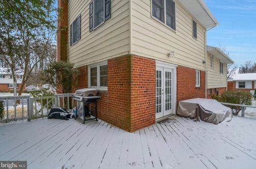 7604 Gresham St, Springfield VA  22151-2933 exterior