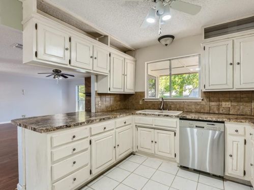 8609 Skyview Ter, Fort Worth TX  76116-7664 exterior