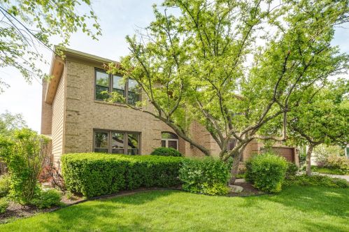 1404 Westchester Rd, Buffalo Grove, IL 60089-6880