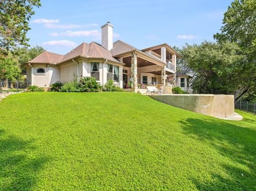 1501 Cyn Edge Dr, Austin TX  78733-2000 exterior