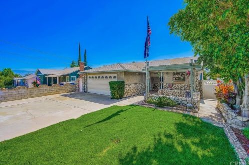 3853 Ridge Rd, Riverside, CA 92501-2445
