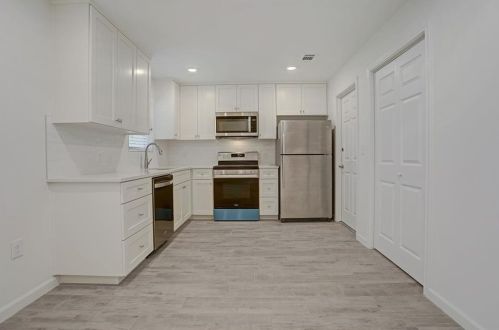 4917 Fort Clark Dr, Austin TX  78745-2433 exterior