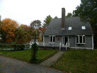 18 Zackery Bnd, Charlestown, RI 02813-3929
