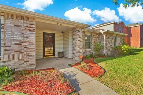 1398 Stewart Dr, Rockwall TX  75032-6582 exterior