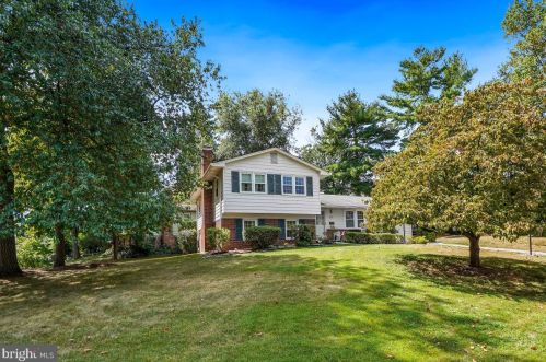 6212 Zekan Ln, Springfield, VA 22150-1013