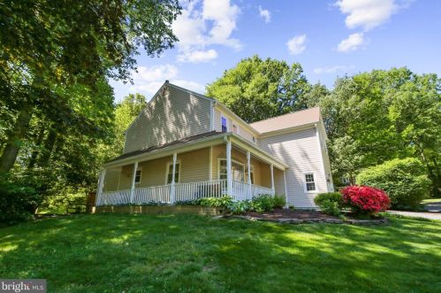 1628 Bennington Hollow Ln, Herndon, VA 20194-1616