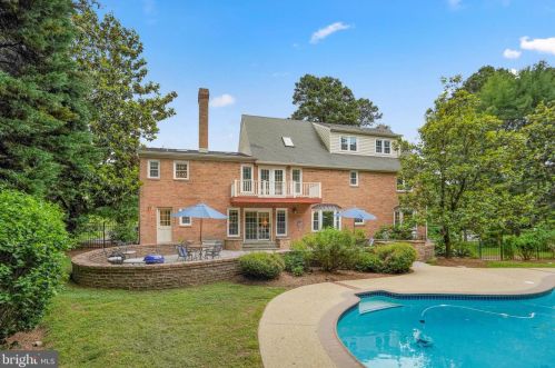 1220 Buckingham Rd, Arnold, MD 21012-2121