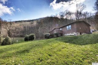 3624 Sugar Camp Cir, Pigeon Forge, TN 37862-8550