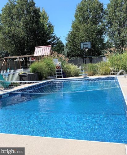 774 Broadway, Hanover PA 17331-2503 exterior