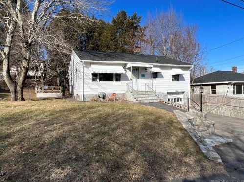 111 Cornwall Ave, Waterbury, CT 06704-1415