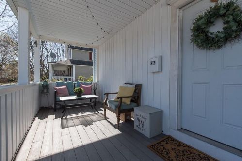 73 Whipple Ave, Warwick, RI 02889-4725