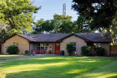 10231 Carry Back Cir, Dallas, TX 75229-5813