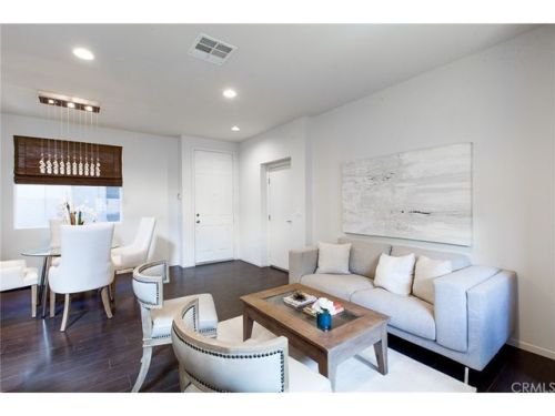 124 Pebble Creek Ln, Orange, CA 92865-1094