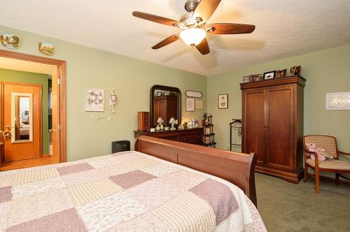 5541 Meissen Dr, Springfield OH  45502-8878 exterior