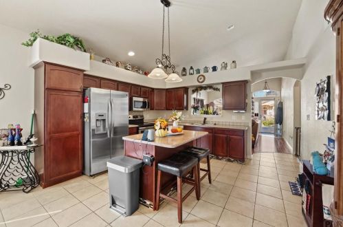 4922 Almondcrest Dr, Pueblo, CO 81005-3392