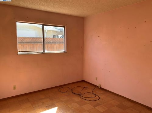 642 Anna Maria St, Livermore, CA 94550-5223