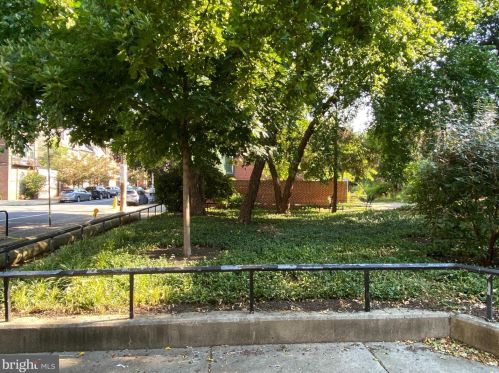 812 Front St, Philadelphia PA 19106-3019 exterior