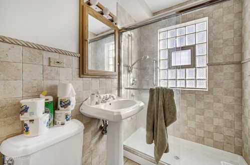 7103 Keeney St, Niles IL  60714-3039 exterior