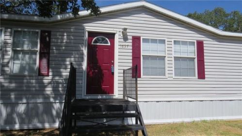 1637 Long Ave, Azle, TX 76020-5301