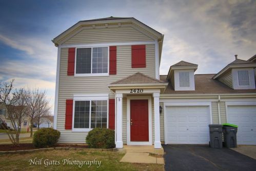 2420 Roxbury Ln, Boulder Hill, IL 60538-5036