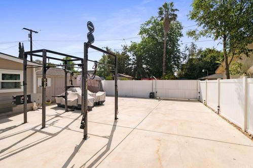 3364 Cedar St, Riverside CA  92501-2625 exterior