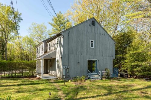 8 Owl Ln, Lee, NH 03861-6519