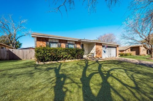 7204 Baird Dr, Fort Worth TX  76134-3618 exterior