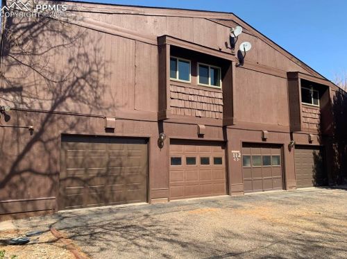 112 Scotland Rd, Pueblo, CO 81001-4639