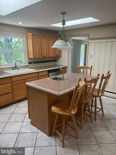 2106 Lyndell Dr, Lancaster PA  17601-5728 exterior