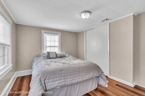 826 Prospect Ave, Tinton Falls NJ  07712-5709 exterior