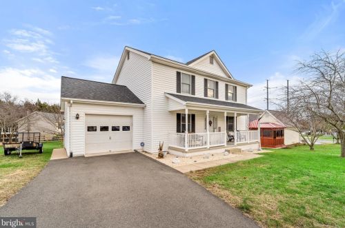 11713 Flag Rock Dr, Remington, VA 22734-2161