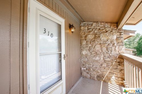 2 Cliffhouse Dr, Morgans Point TX  76513-6377 exterior