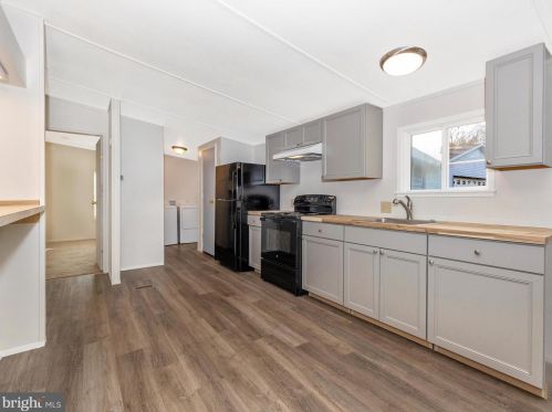 27 Bluegill Dr, Harpers Ferry WV  25425-2507 exterior