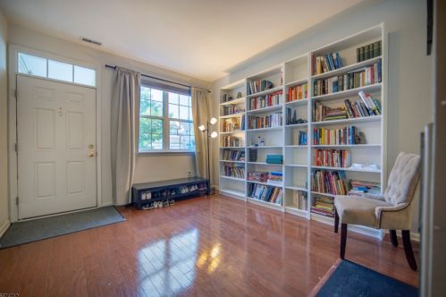 12 Scarlet Oak Dr, Princeton NJ  08540-4610 exterior