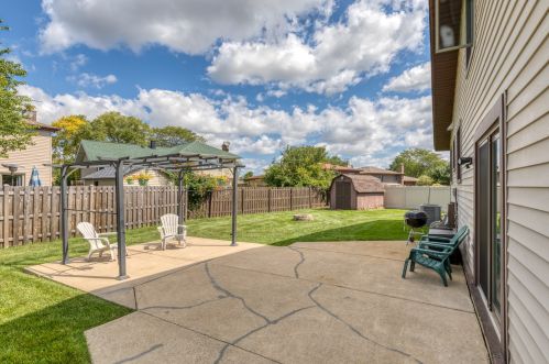 1237 Anvil Ct, Addison, IL 60101-1108