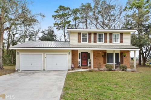 63 Magna Carta Dr, Woodbine, GA 31569-3619