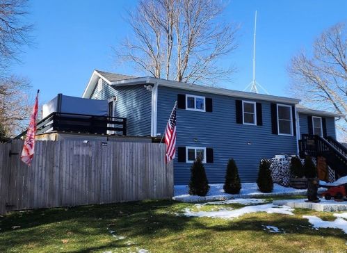 25 Alpine Cir, Sandy Hook CT  06482-1256 exterior