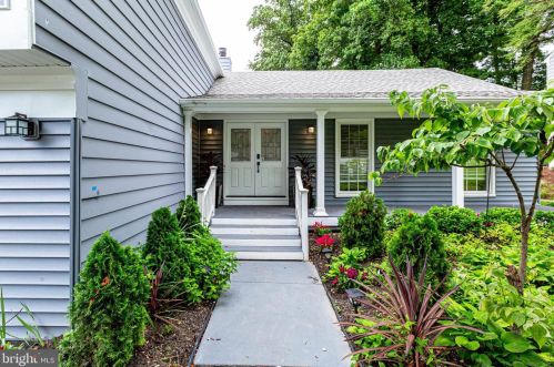 6309 Capella Ave, Springfield VA  22015-3220 exterior