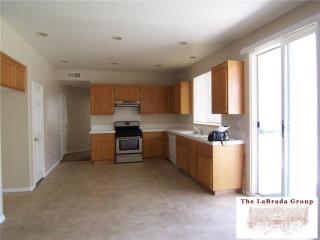 7072 Newport Ave, Fontana CA  92336-1509 exterior